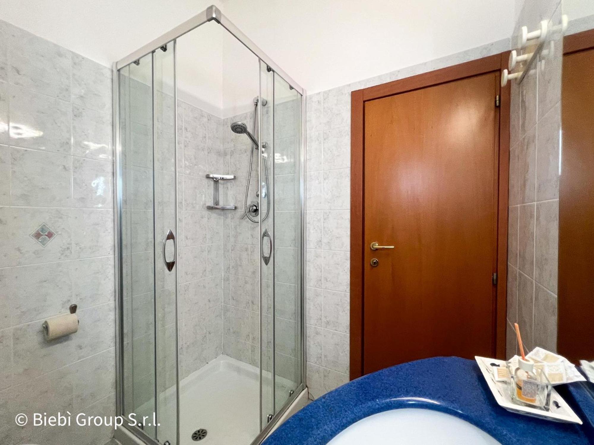 Hotel Giorg - Waterpark Included Римини Экстерьер фото